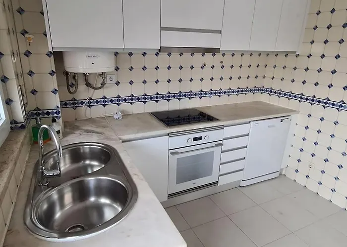 403 - Oura - 2 Bedroom- Sea View アパート *