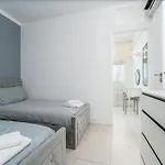403 - Oura - 2 Bedroom- Sea View 公寓 *